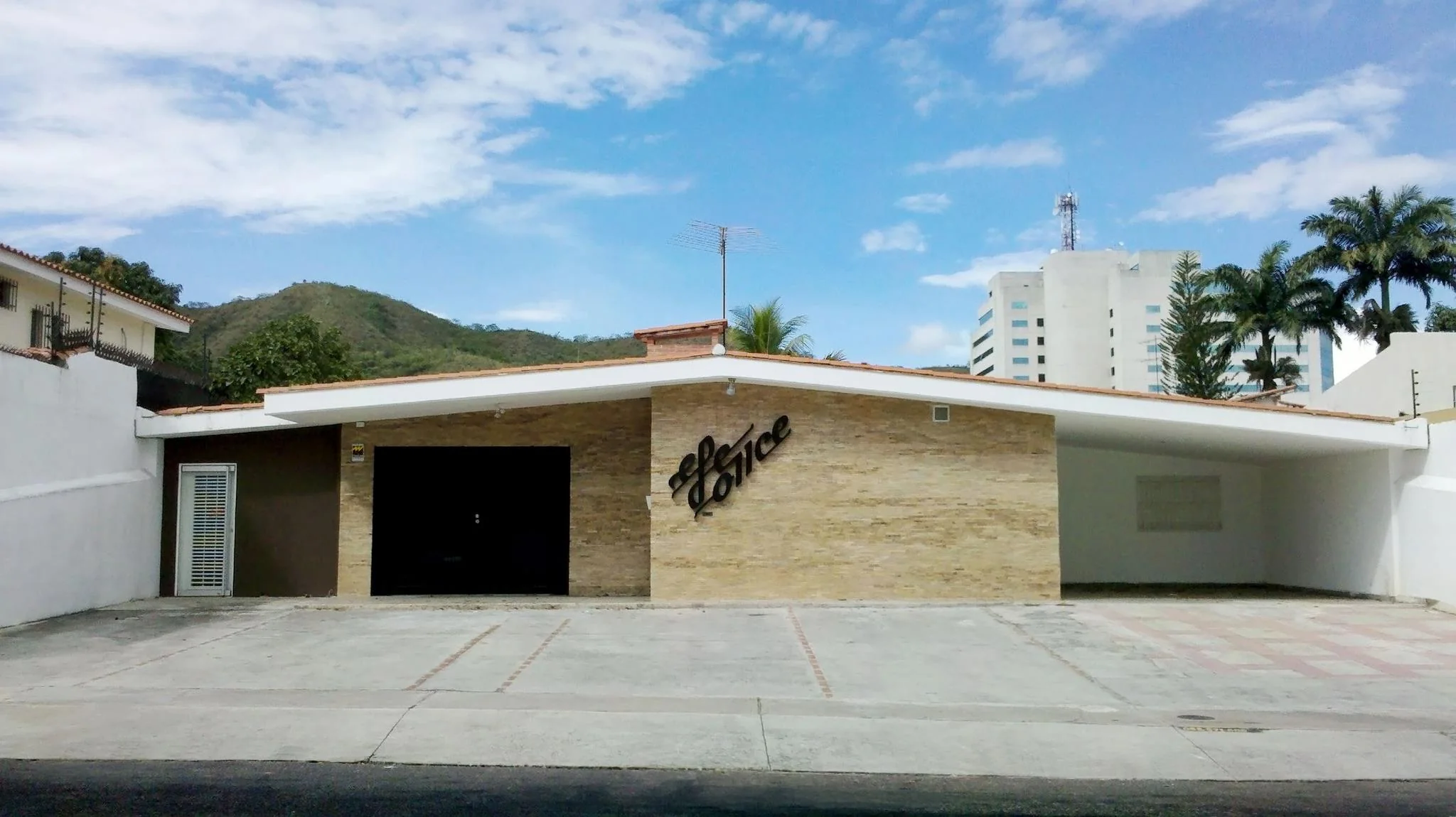 OFICINA EFE ONCE — OFICINA EFE ONCE, VALENCIA, VENEZUELA| M2: 52